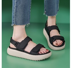 女性の夏のカジュアルプラットフォームサンダル - ブラックストラップオン、厚底、防水、足首サポート、フックアンドループクロージャー、カジュアルな服装に最適なスタイリッシュなオープントゥフットウェア、カジュアルフットウェア | プラットフォームサンダル | 耐久性のあるフットウェア