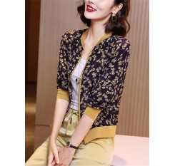 女性向けの多用途日焼け止めジャケット、ゆったりしたフィット、プラスサイズ、ショートカーディガンスタイル、夏の野球ジャケット。